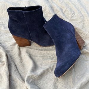 Size 11 blue suede boots